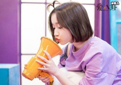 李浩菲什么来头？ 她家里很有钱吗为何却捧不红