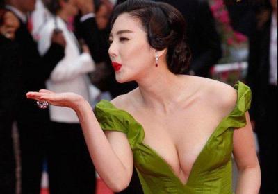 张雨绮隐婚过多少次？ 都是因为什么而离婚？