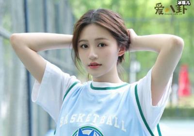 陈镜依个人资料， 她真的在和付伟伦交往吗